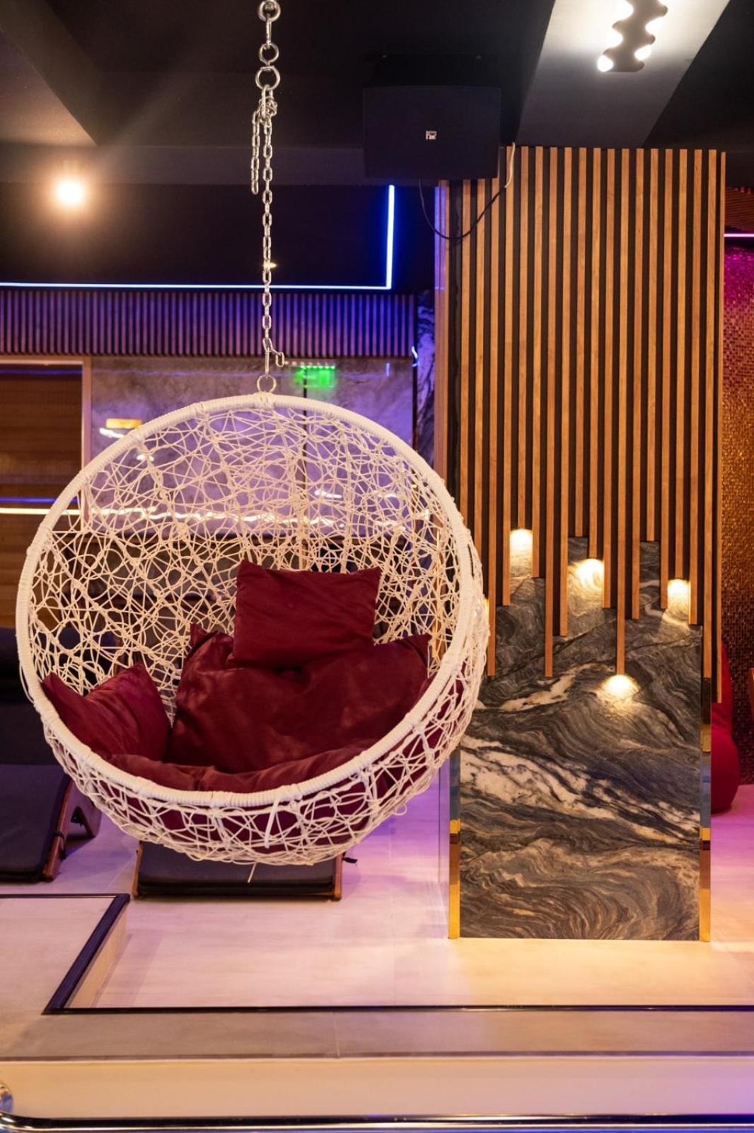 Uve Residence & Spa Piatra Neamţ Eksteriør billede