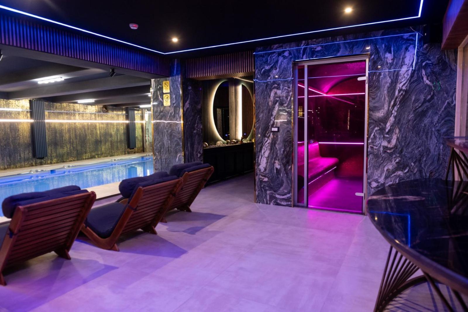 Uve Residence & Spa Piatra Neamţ Eksteriør billede