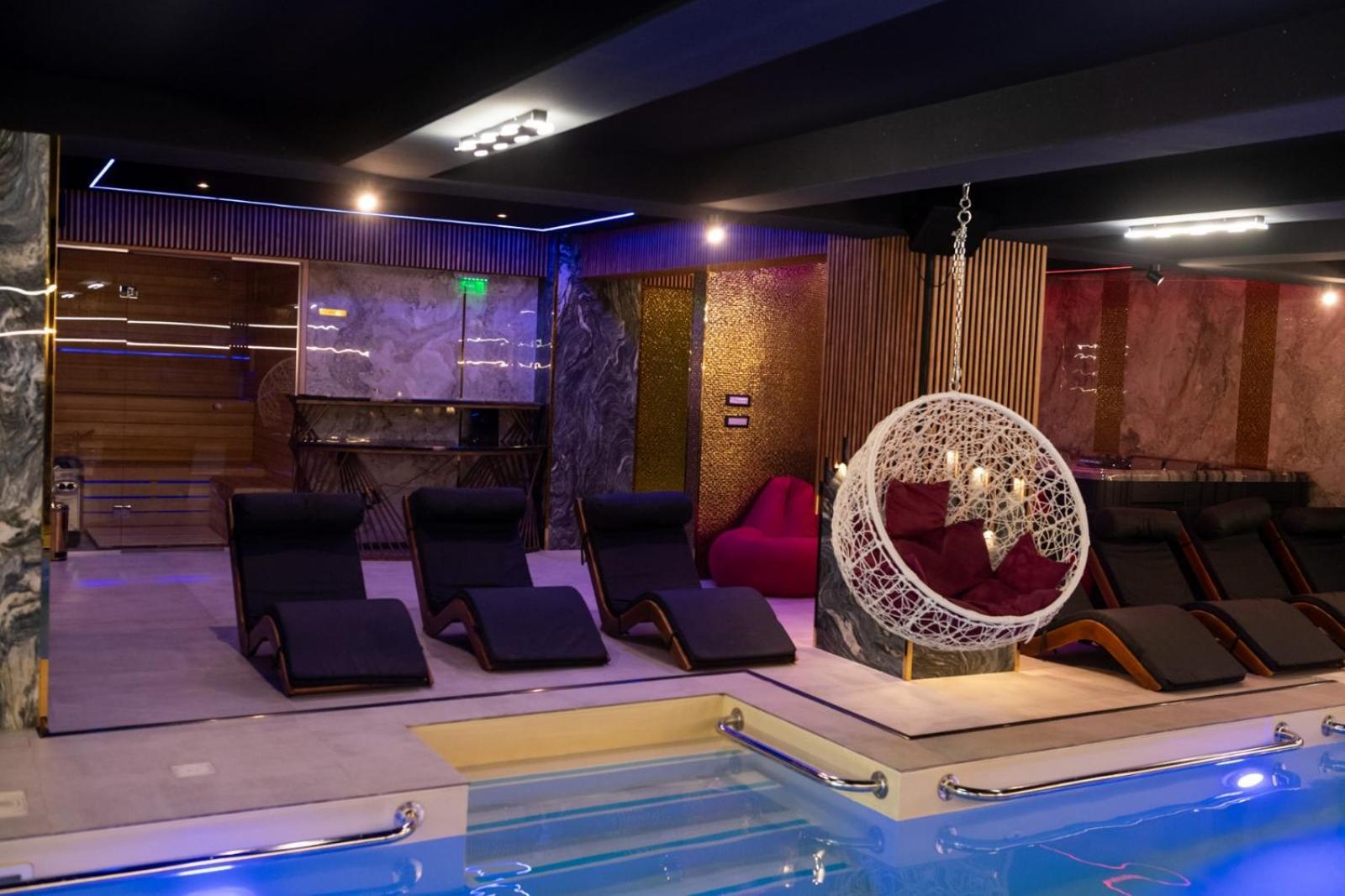 Uve Residence & Spa Piatra Neamţ Eksteriør billede